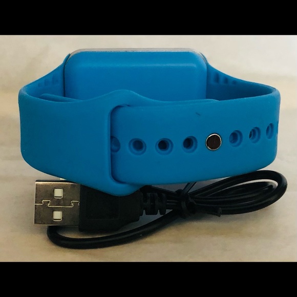 Bluetooth Smart Watch - Picture 2 of 4